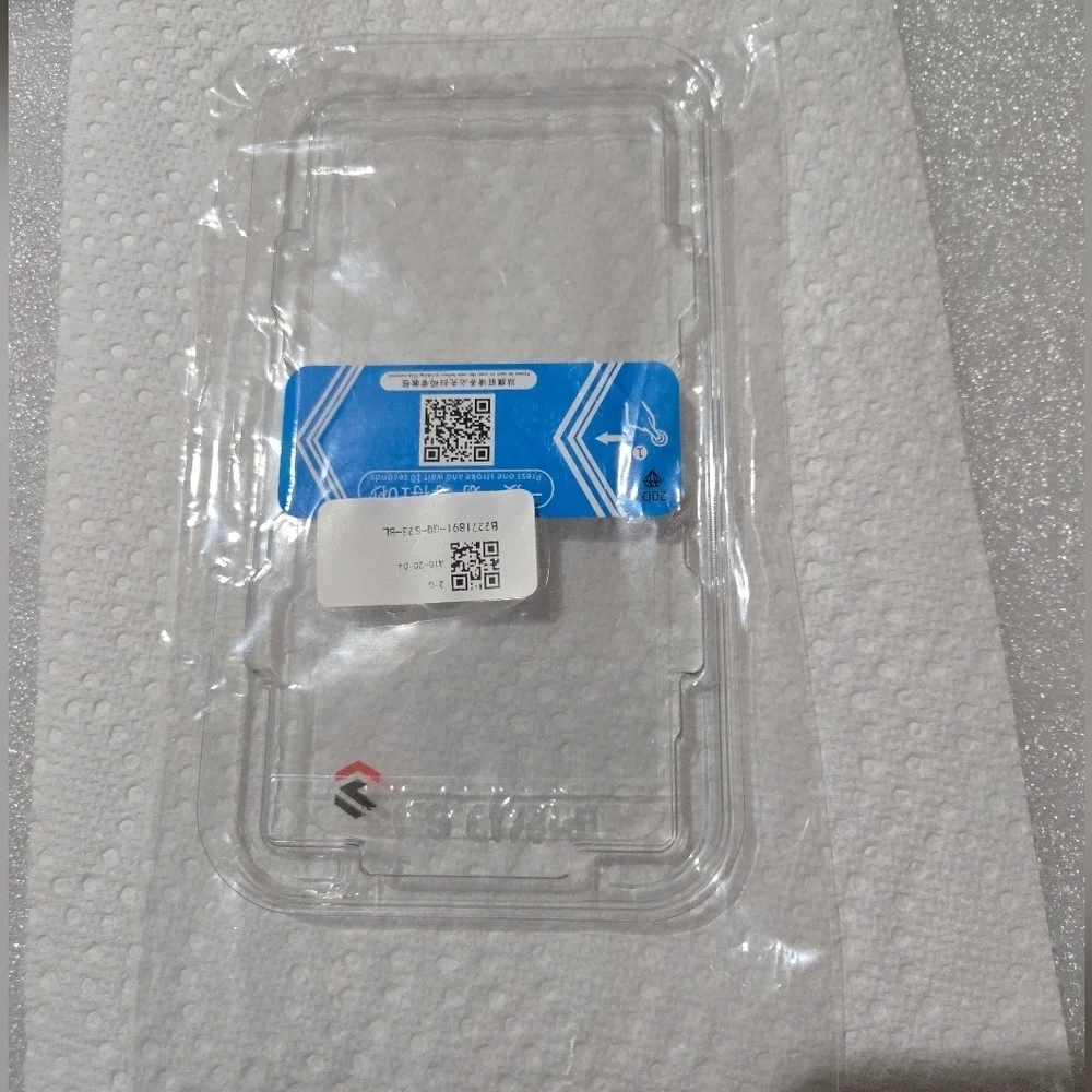 I Phone 12/13 6.1  Tempered Glass Full Cover NWT